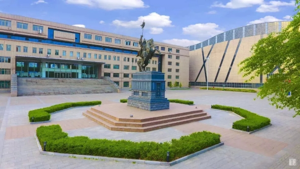 呼和浩特民族学院